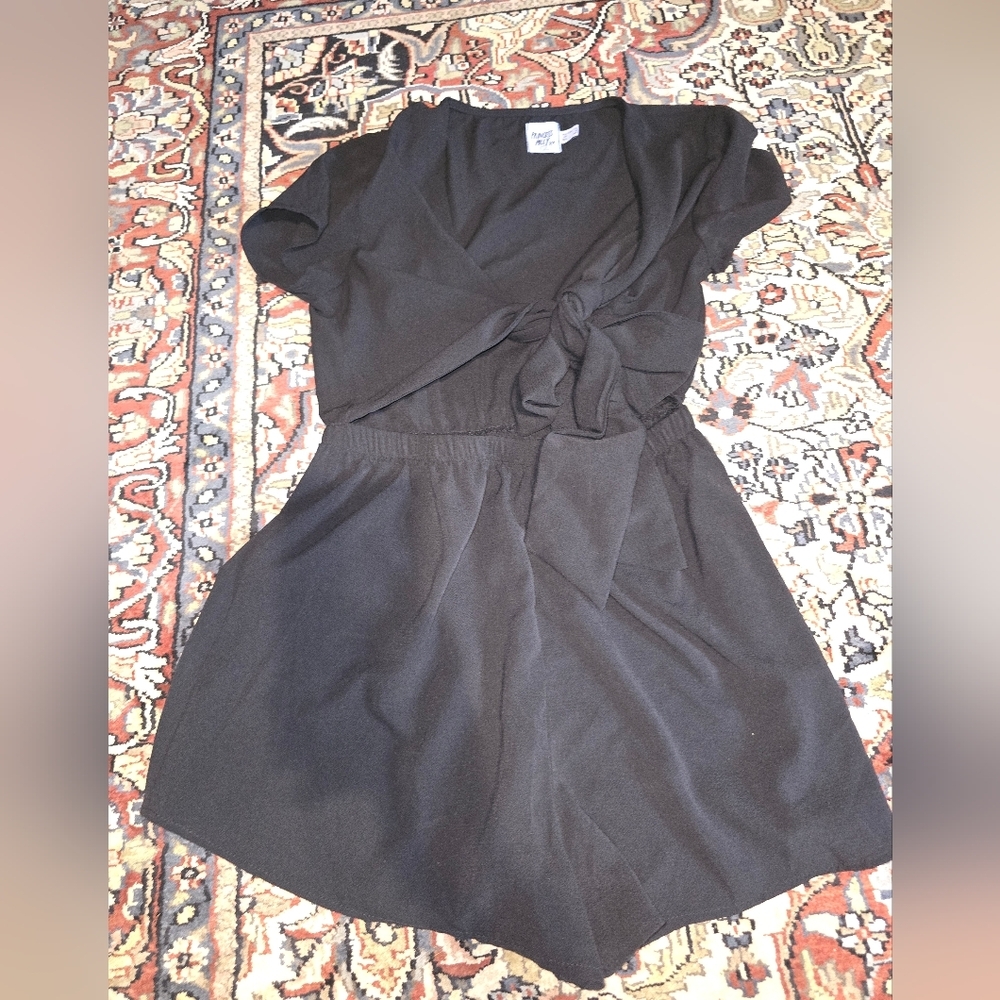 RAGNAR TIE FRONT ROMPER BLACK. Size 8